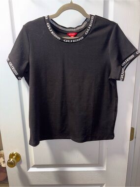 GUESS Black Short Sleeve Logo-Trim Tee